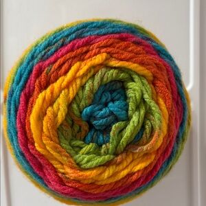 Caron chunky Cakes yarn
Size 9.8 oz
Color:rainbow jellys